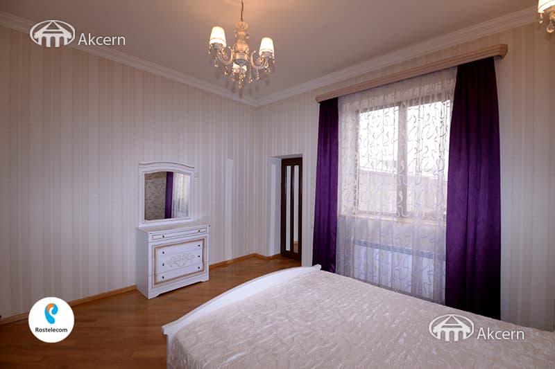 Առանձնատուն · 6 սեն. · 427 մ² · Կենտրոն