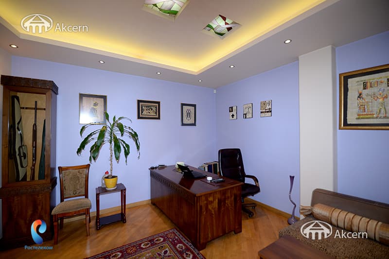 House · 6 rooms · 280 m² · Arabkir