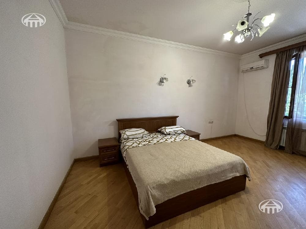 Mansion · 4 rooms · 220 m² · Arabkir