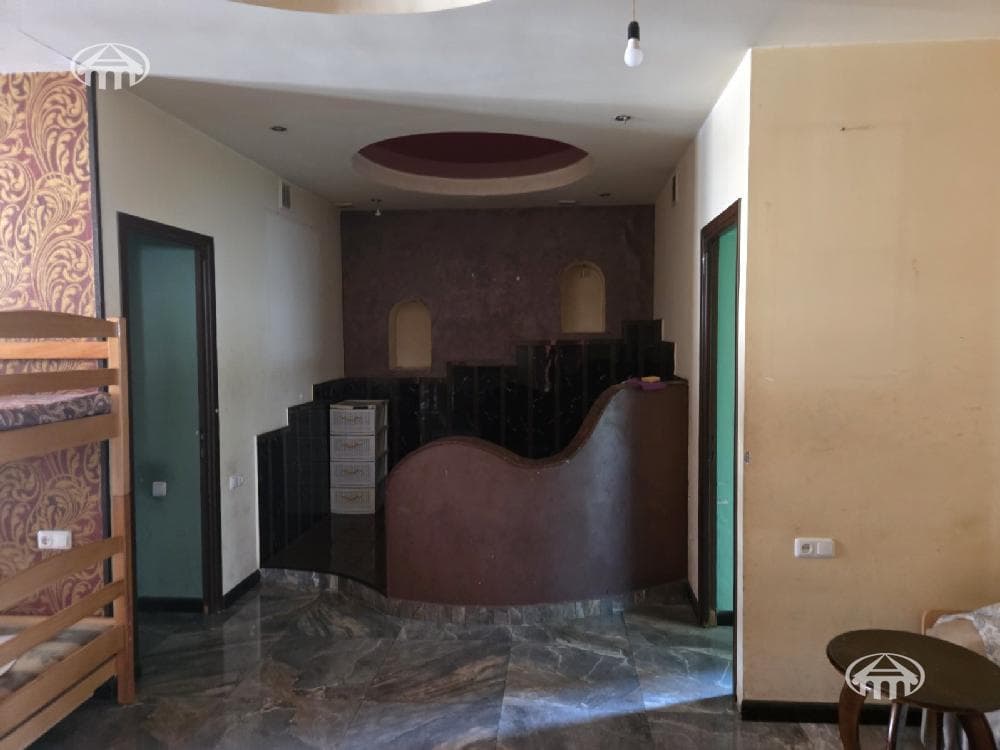 Hotel · 9 rooms · 390 m² · Ajapnyak