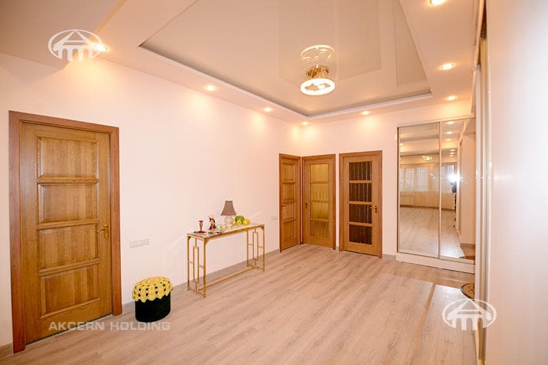 Apartment · 3 rooms · 135 m² · Kentron
