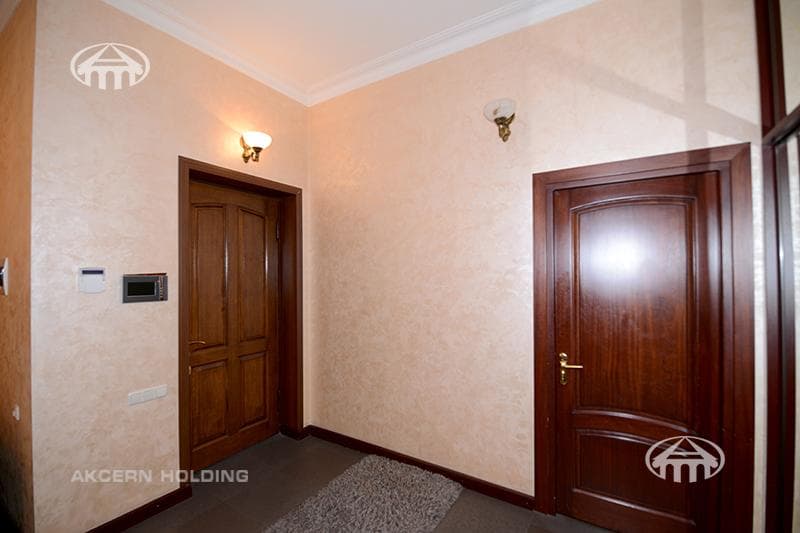 Особняк · 9 комн. · 650 м² · Аджапняк