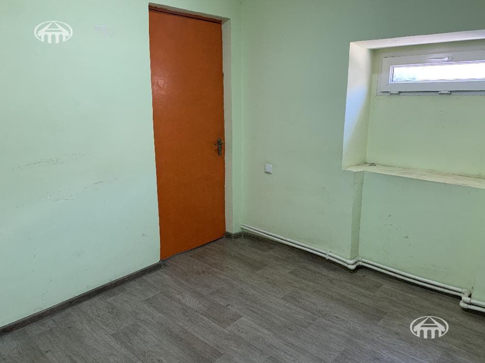 Office · 330 m² · Kentron