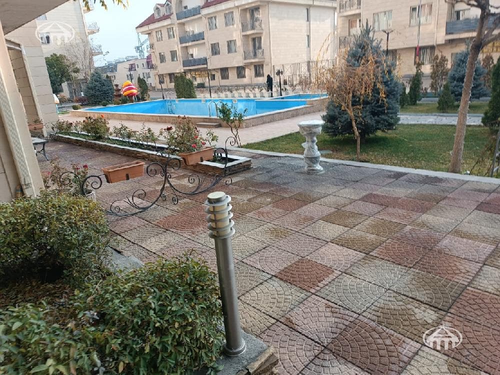 Квартира · 3 комн. · 120 м² · Кентрон