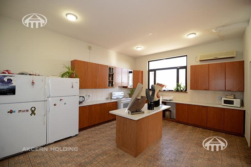 Особняк · 6 комн. · 480 м² · Аджапняк