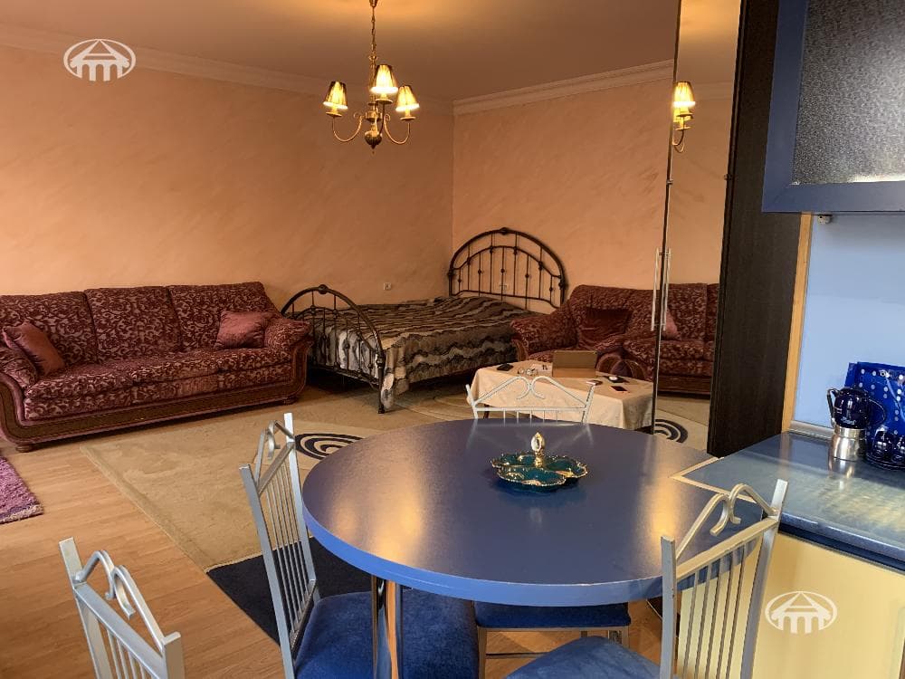 Apartment · 1 rooms · 39 m² · Kentron