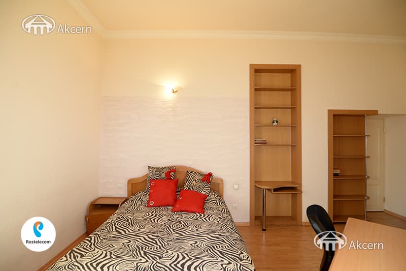 Apartment · 2 rooms · 62 m² · Kentron