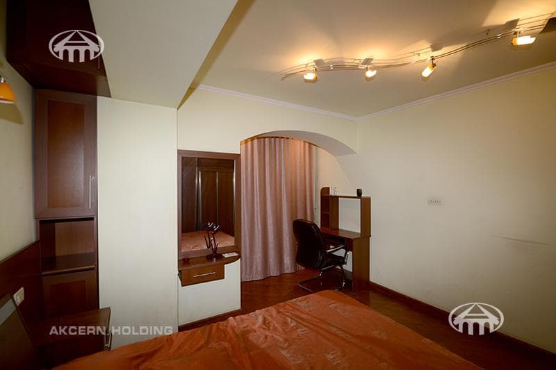 Квартира · 3 комн. · 90 м² · Кентрон