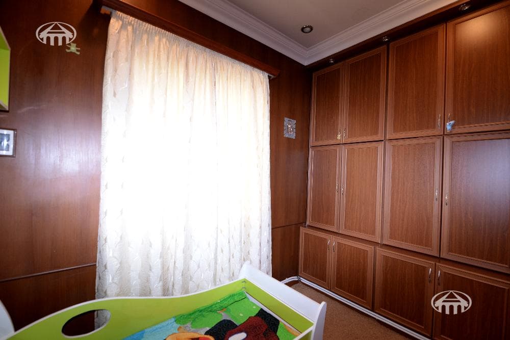 Սեփական տուն · 4 սեն. · 285 մ² · Էրեբունի