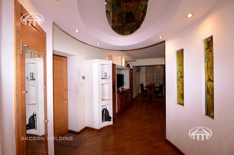 Квартира · 3 комн. · 90 м² · Кентрон