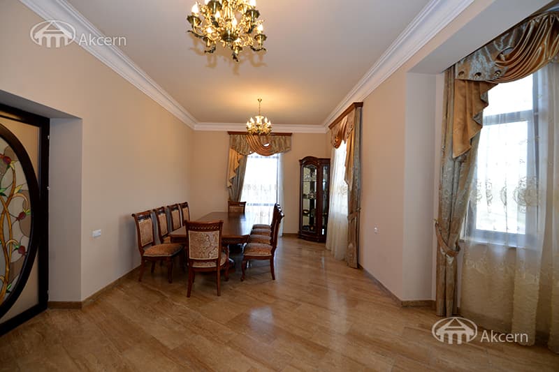 Առանձնատուն · 5 սեն. · 320 մ² · Նորք-Մարաշ