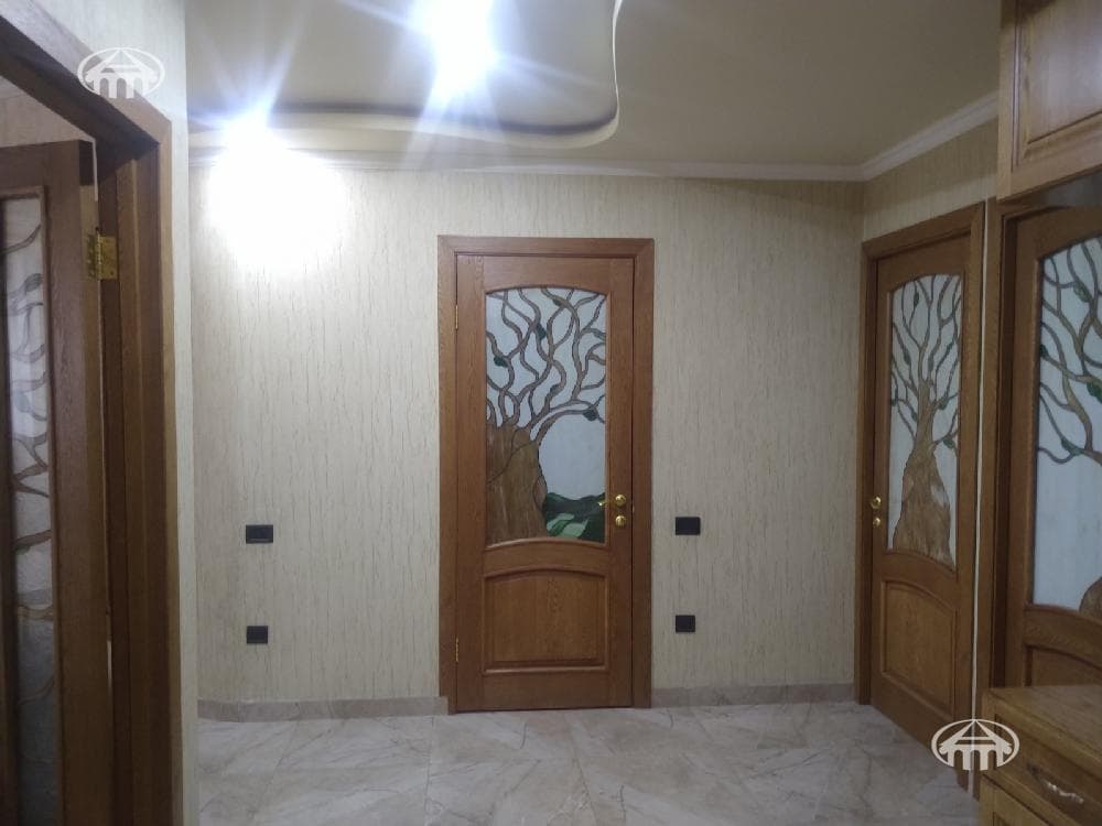 Apartment · 3 rooms · 83 m² · Kentron