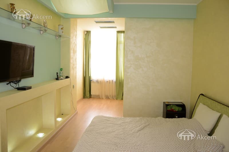 Apartment · 3 rooms · 96 m² · Kentron