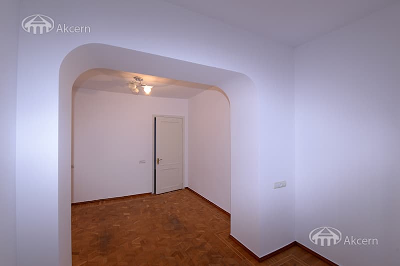 Office · 79 m² · Kentron