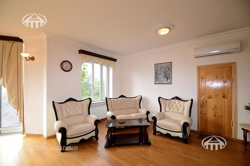 Mansion · 8 rooms · 390 m² · Arabkir
