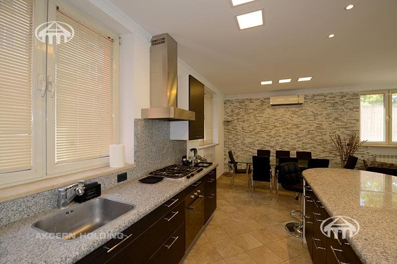 Apartment · 4 rooms · 254 m² · Kentron