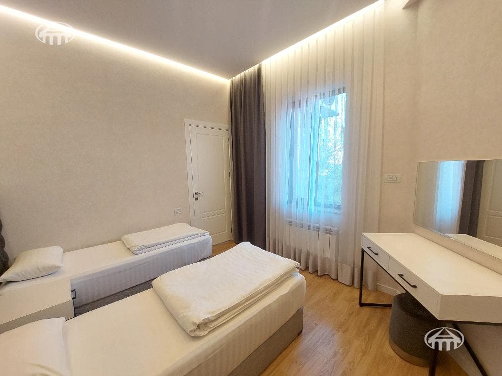 Квартира · 3 комн. · 60 м² · Кентрон