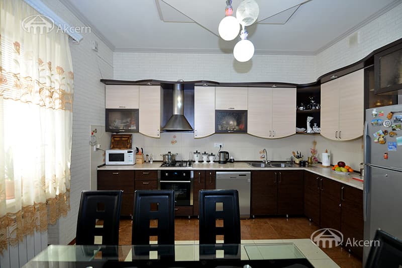 Особняк · 6 комн. · 349 м² · Аджапняк