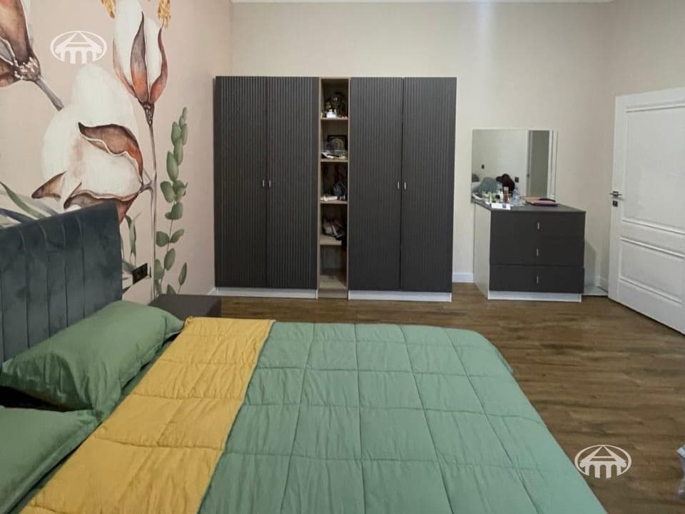 Особняк · 5 комн. · 444 м² · Канакер-Зейтун