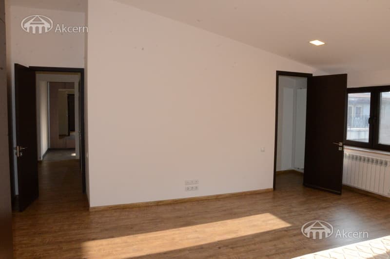 Բնակարան · 4 սեն. · 187 մ² · Կենտրոն