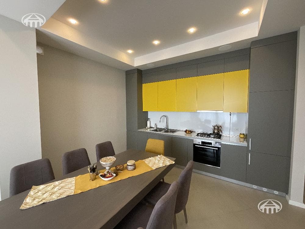 Квартира · 3 комн. · 70 м² · Арабкир