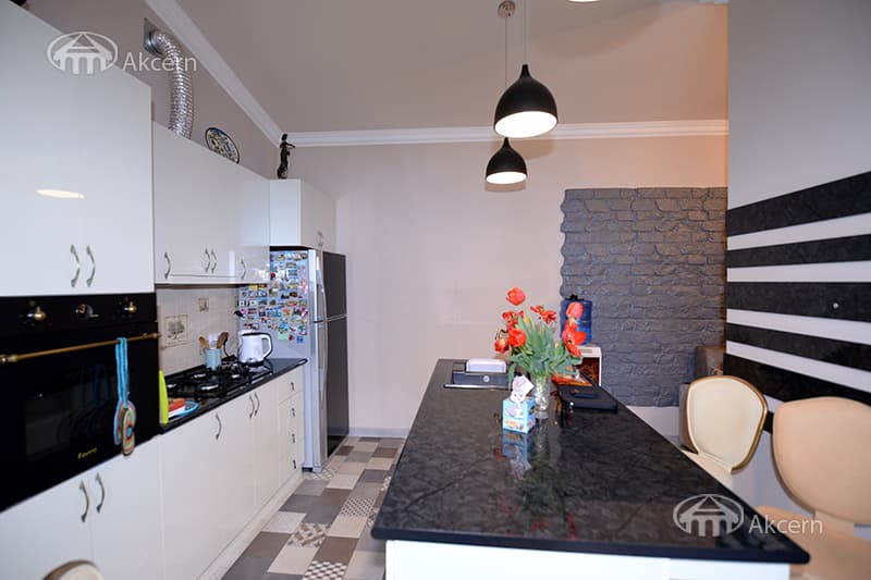 Առանձնատուն · 5 սեն. · 540 մ² · Կենտրոն