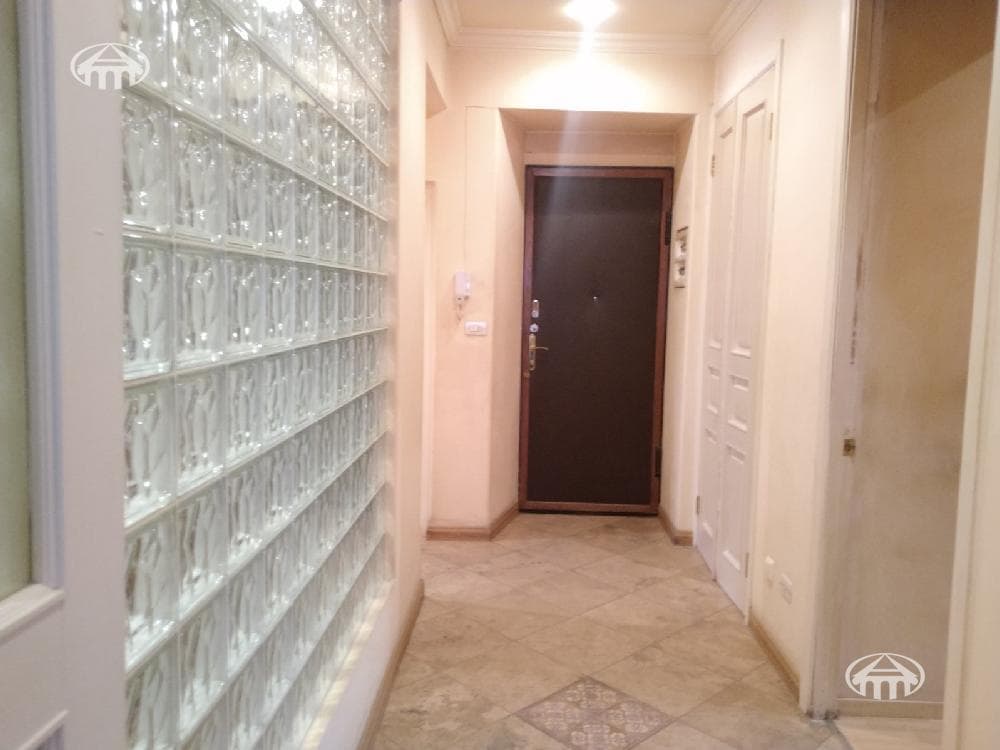 Квартира · 3 комн. · 107 м² · Кентрон