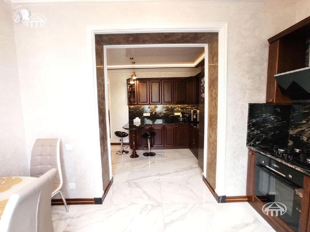 Apartment · 3 rooms · 86 m² · Kentron