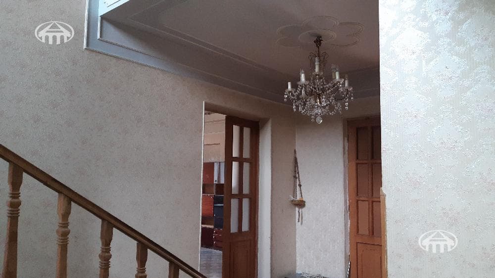 Mansion · 9 rooms · 1,117 m² · Arzni