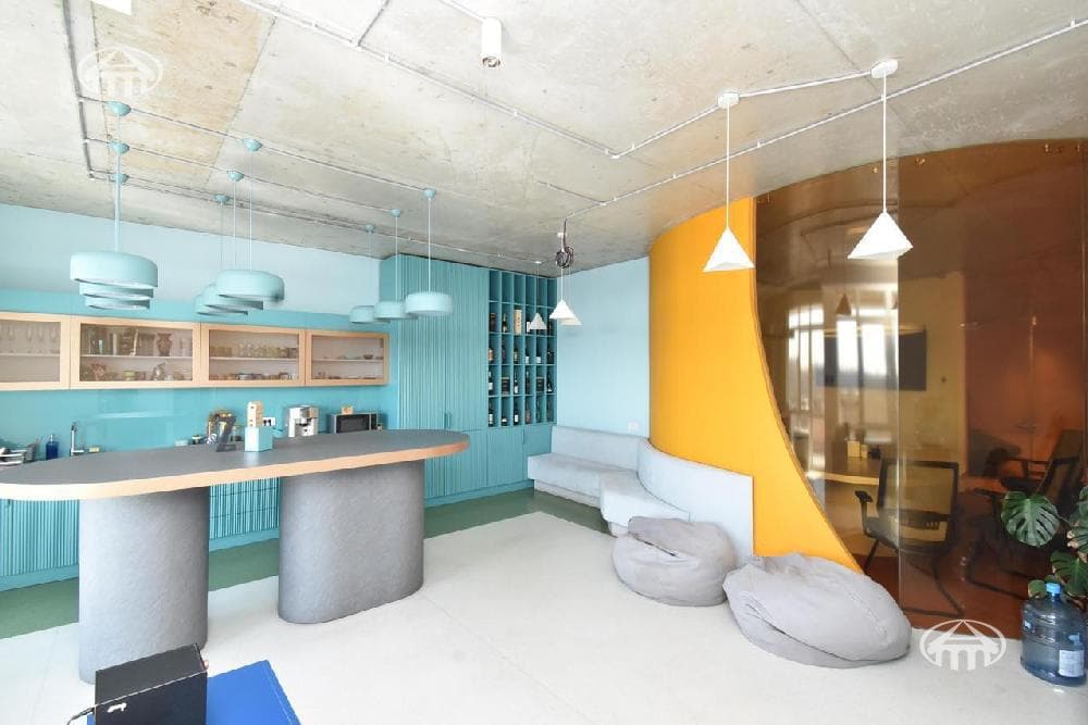 Office · 300 m² · Kentron