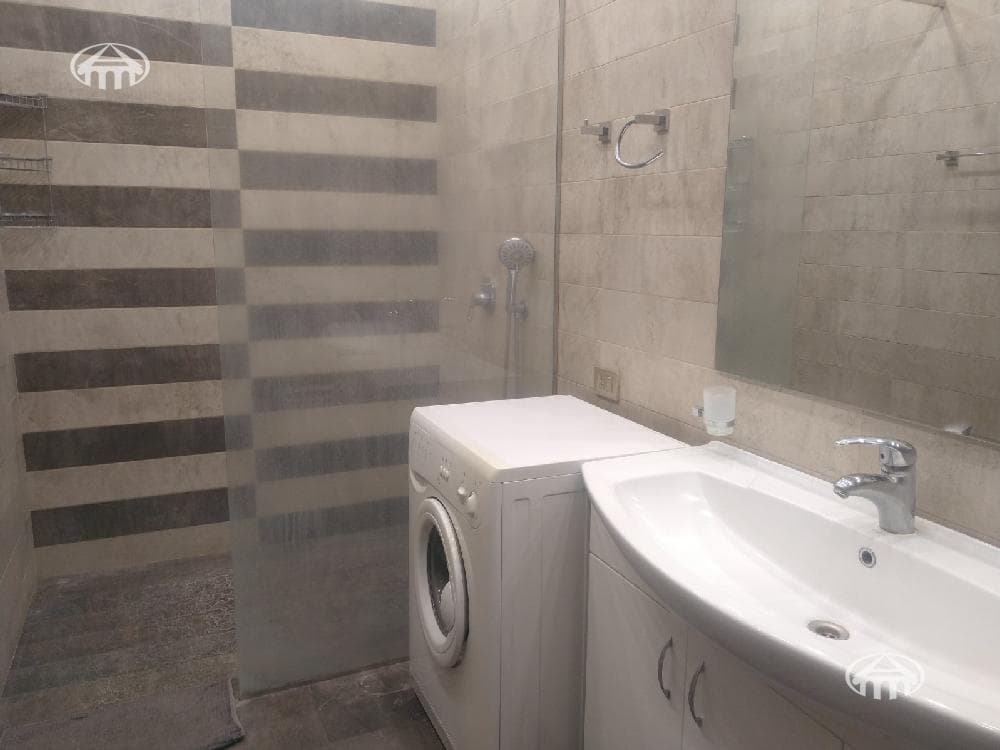 Квартира · 2 комн. · 67 м² · Давташен