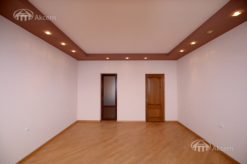 Офис · 347 м² · Кентрон