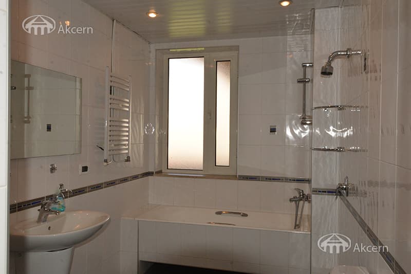 Квартира · 6 комн. · 266 м² · Кентрон