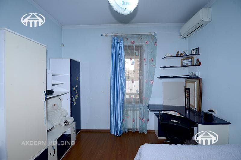 Особняк · 5 комн. · 327 м² · Аджапняк