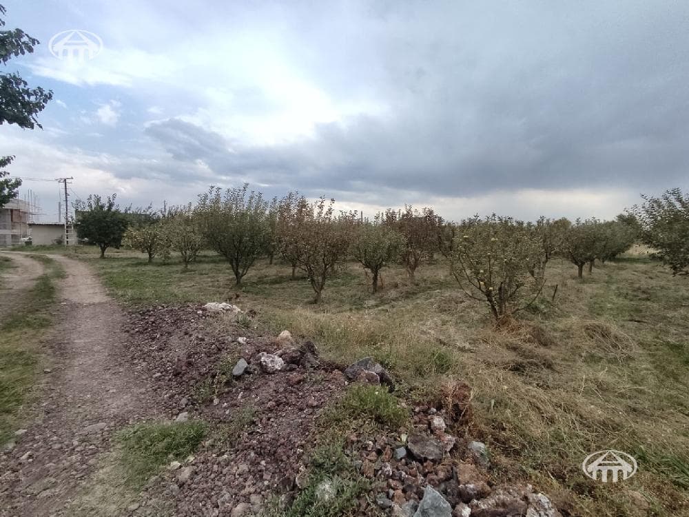 Участок · 2 000 м² · Зовуни