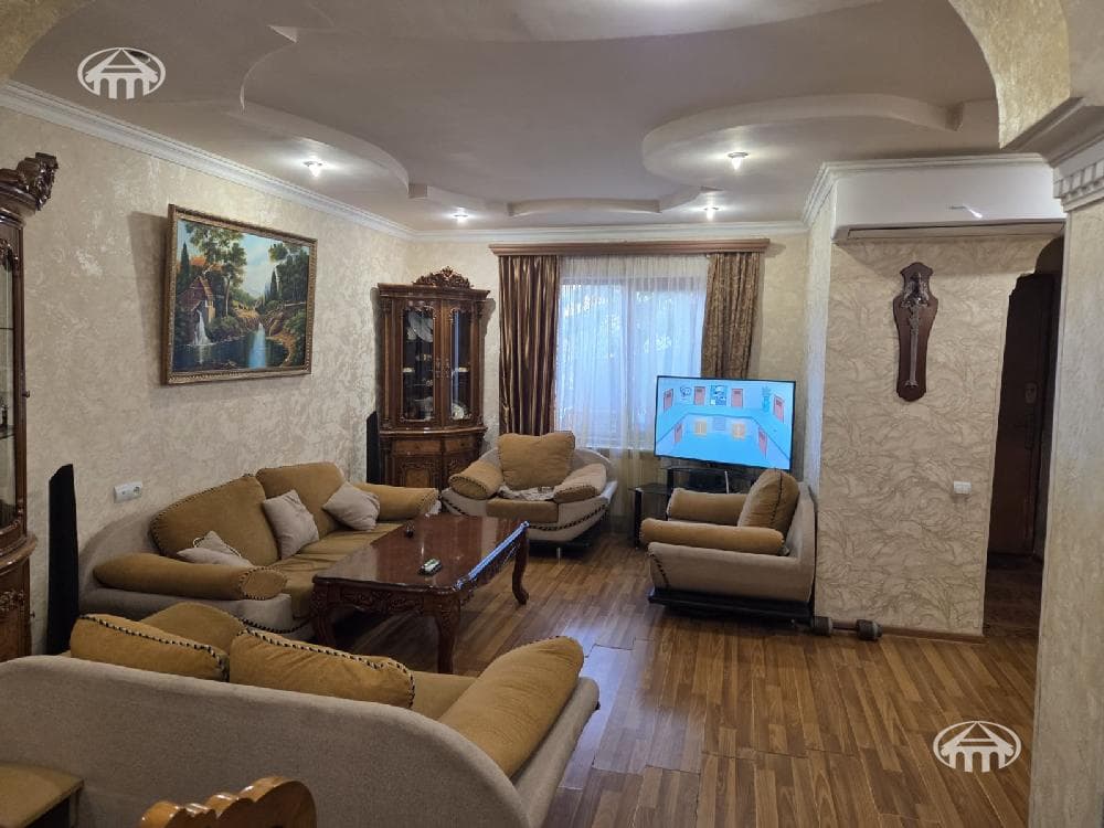 Սեփական տուն · 3 սեն. · 118 մ² · Էրեբունի