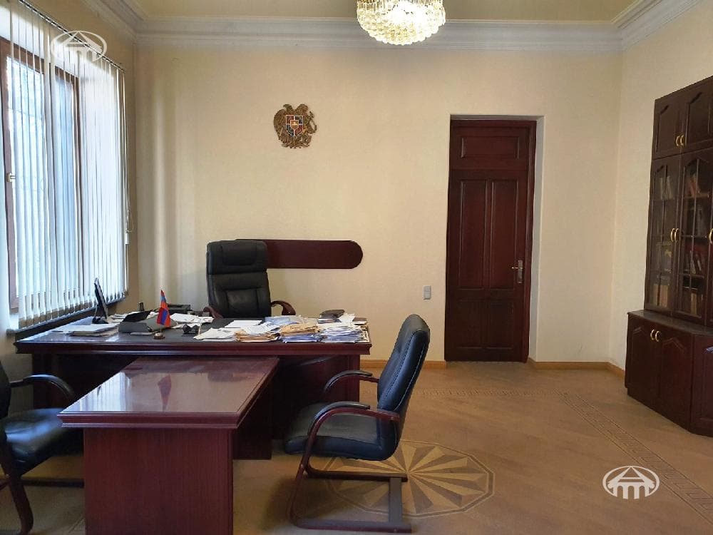 Գրասենյակ · 50 մ² · Կենտրոն