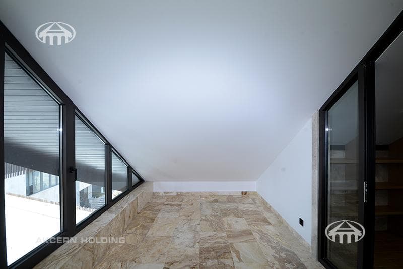 Mansion · 6 rooms · 1,022 m² · Kentron