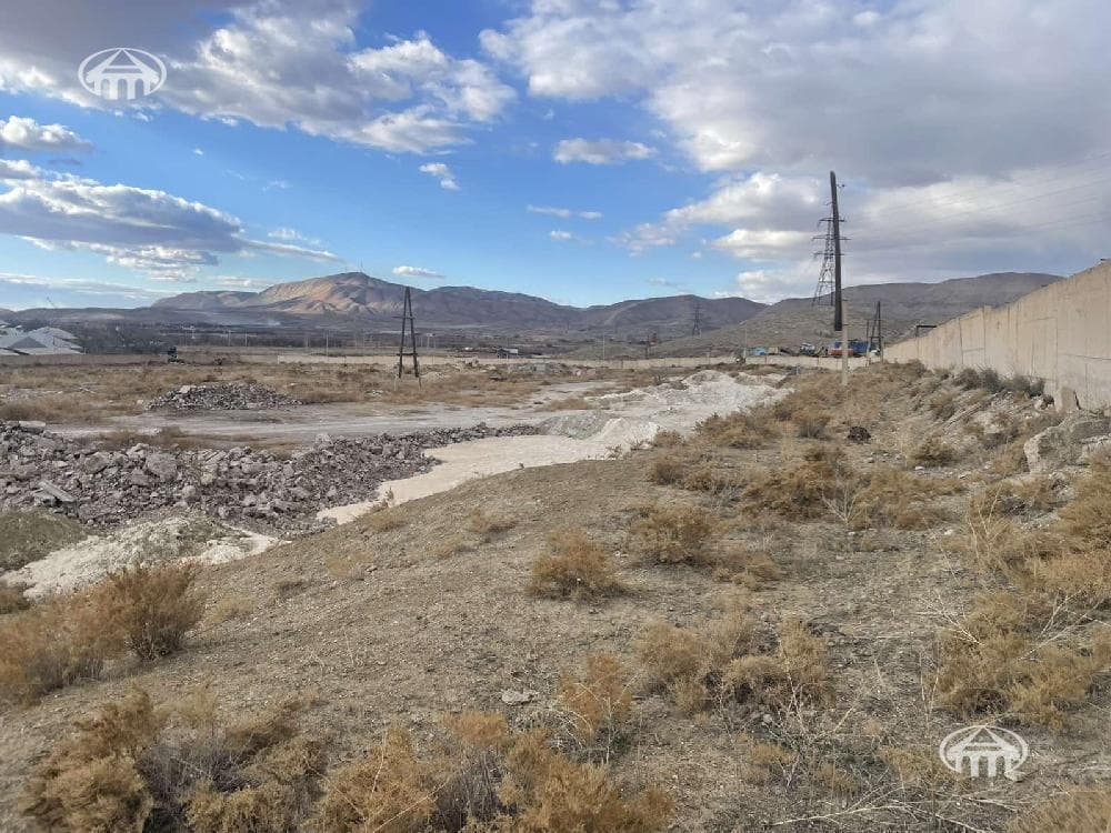 Land · 31,480 m² · Vedi