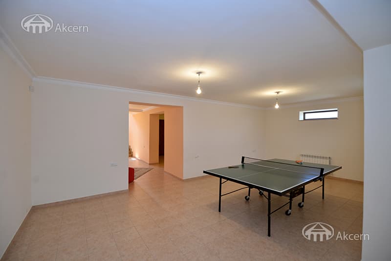 Mansion · 5 rooms · 320 m² · Nork-Marash