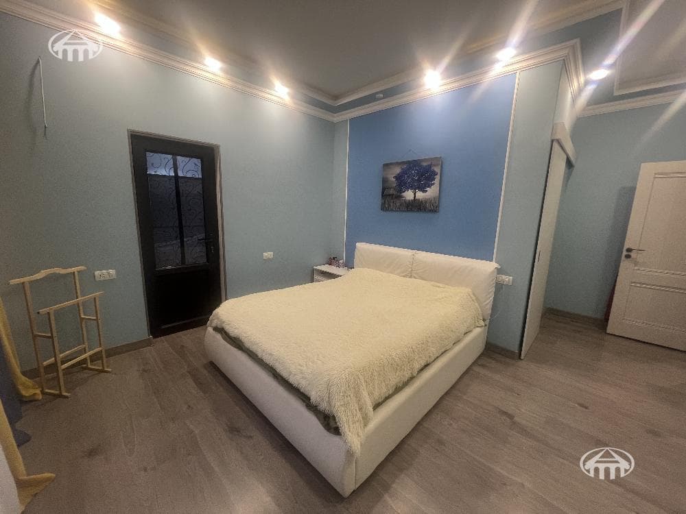 Առանձնատուն · 5 սեն. · 205 մ² · Շենգավիթ