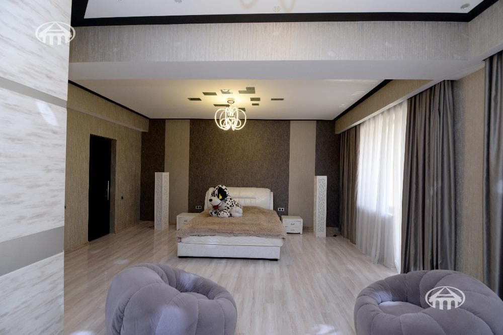 Mansion · 5 rooms · 600 m² · Arabkir