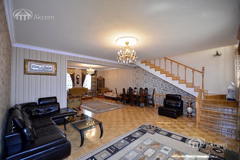 Mansion · 5 rooms · 280 m² · Parakar