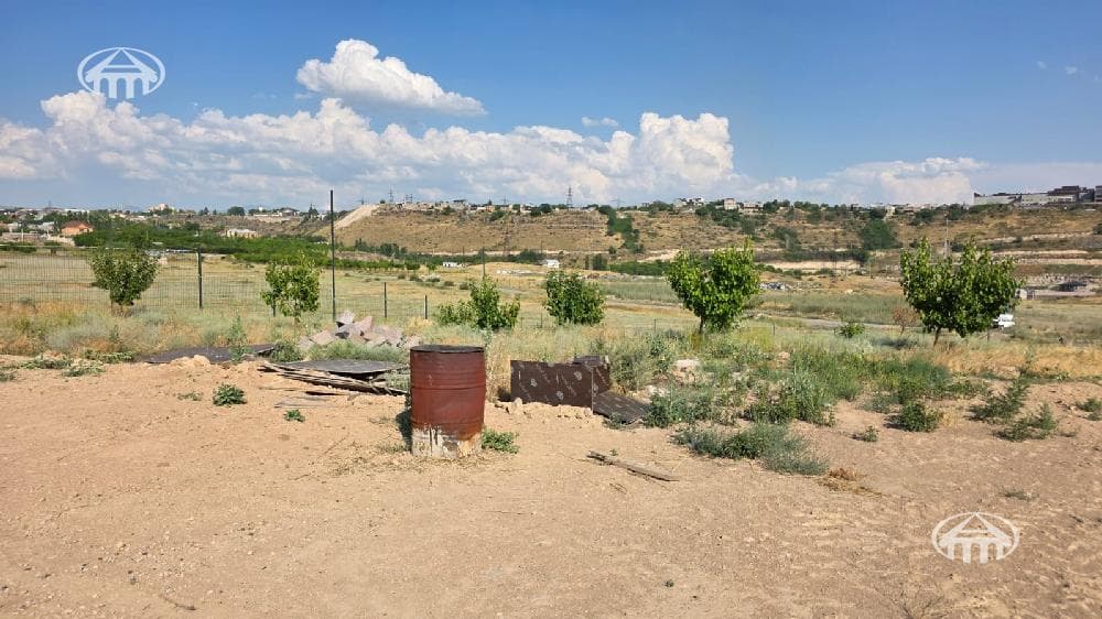 Հողատարածք · 2000 մ² · Պտղնի — Լուսանկար 4 / 6