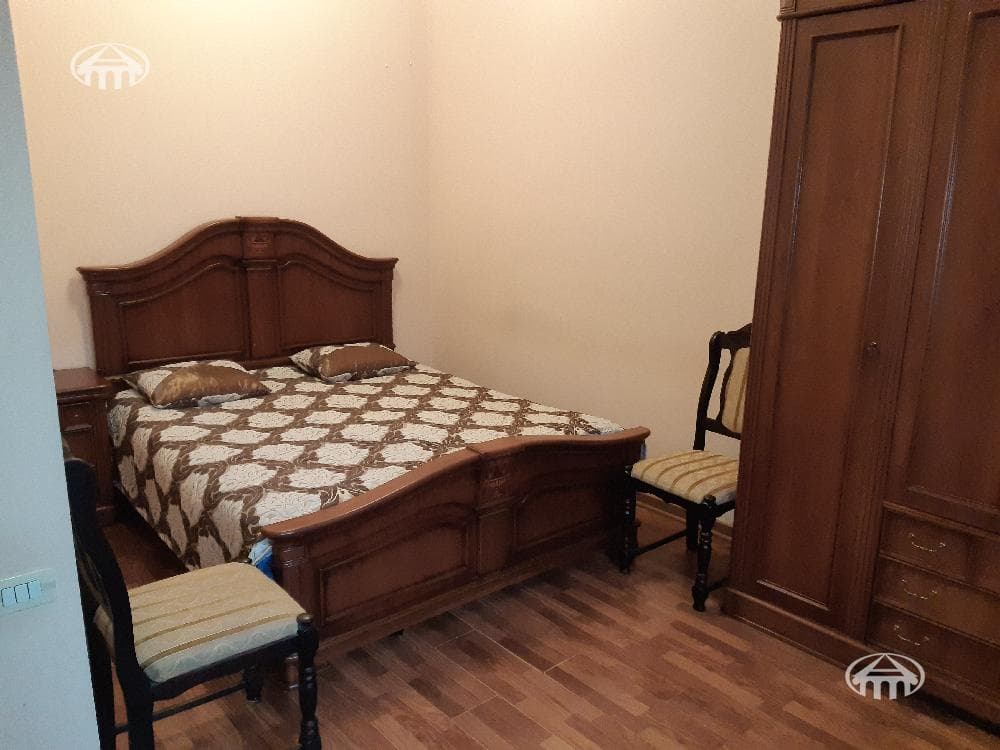 Дом · 5 комн. · 392 м² · Кентрон