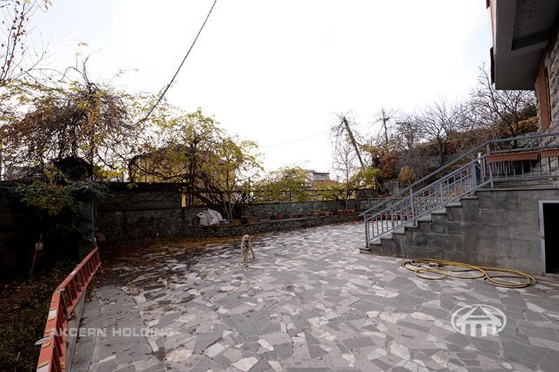 Mansion · 9 rooms · 560 m² · Kentron