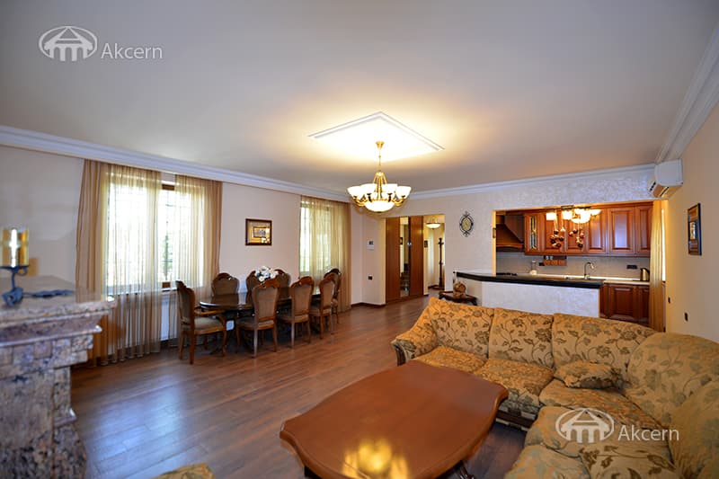 Mansion · 4 rooms · 200 m² · Dzoraghbyur