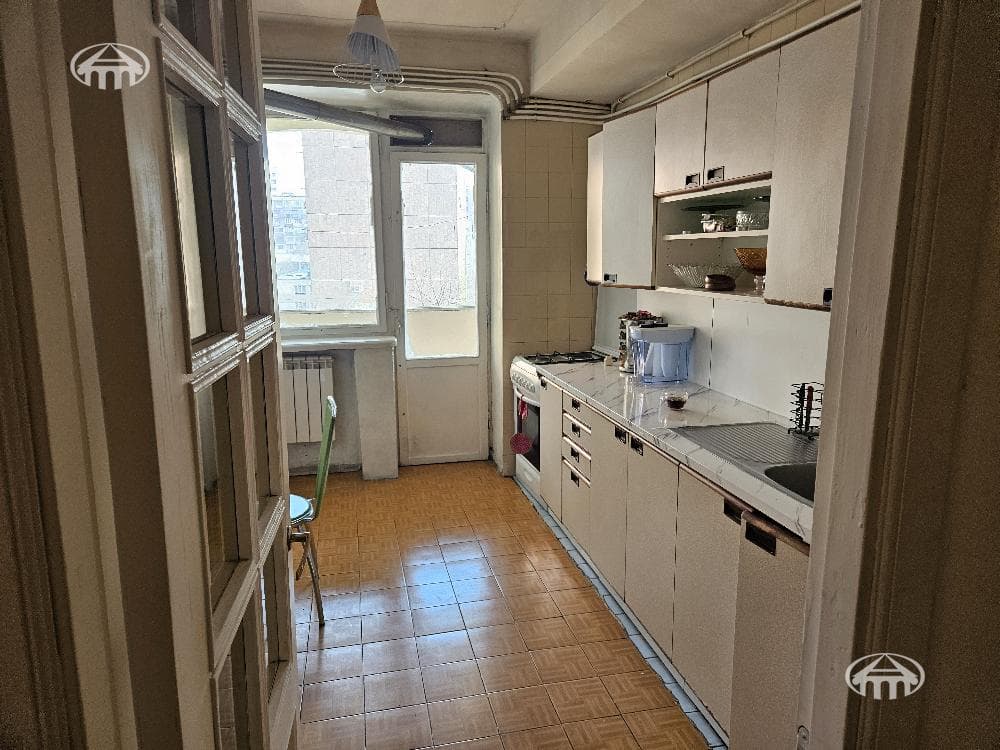 Квартира · 3 комн. · 103 м² · Кентрон