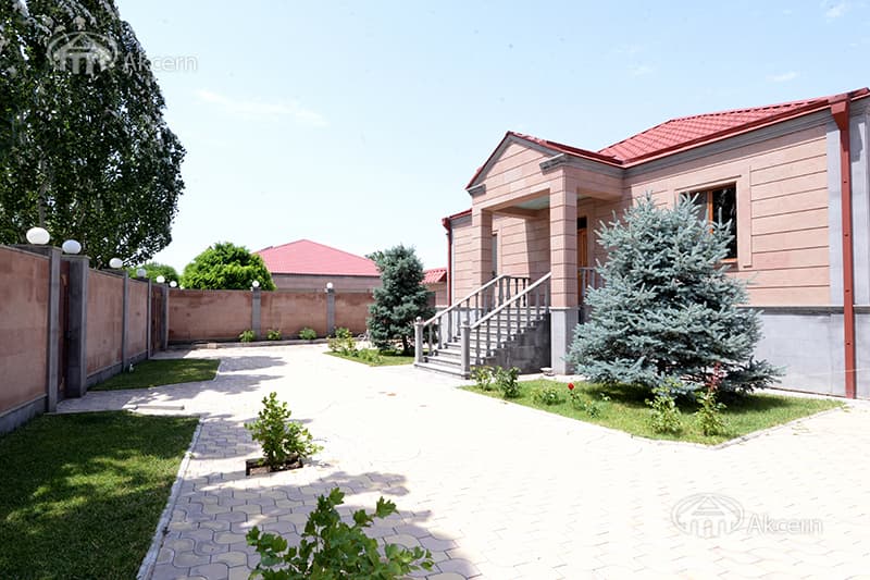 Особняк · 5 комн. · 174 м² · Арарат