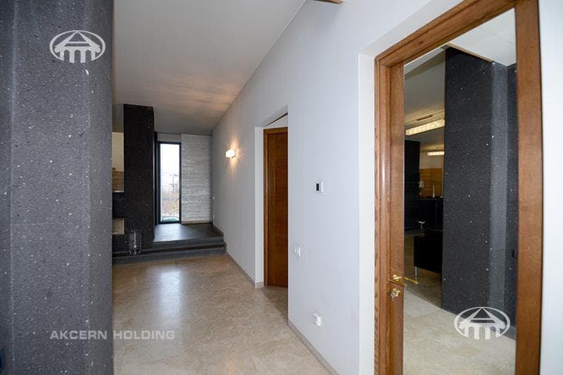 Mansion · 6 rooms · 689 m² · Vahagni